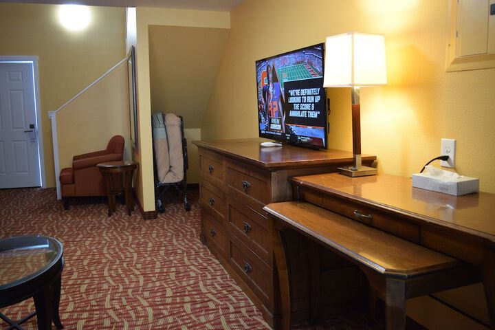 Room 28 of 65