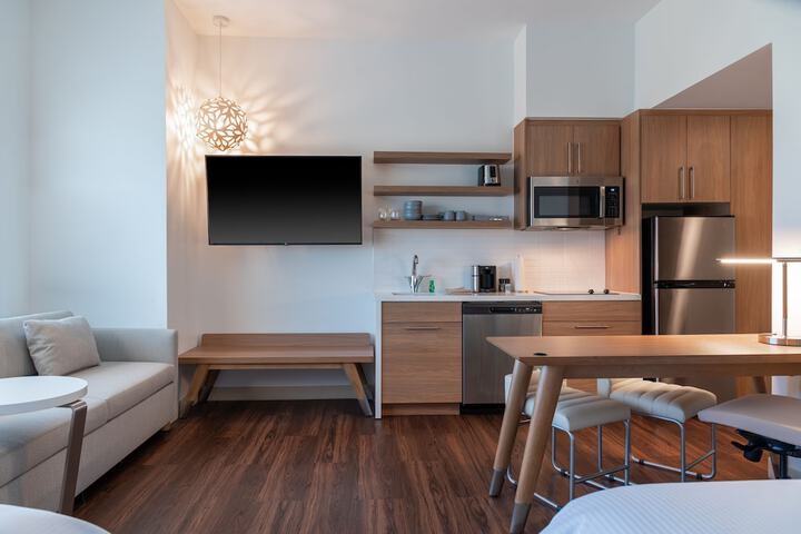 Room 25 of 54