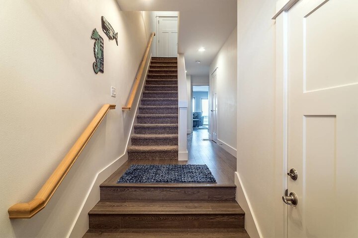 Seagate: Starboard coos Bay~premiere Property