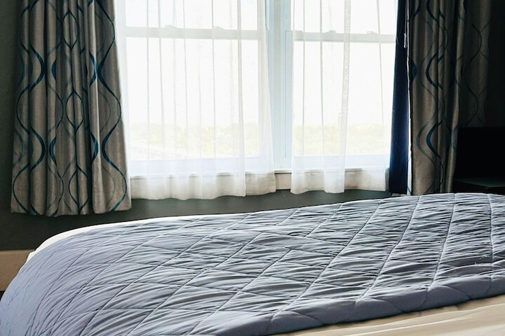 Room 25 of 27