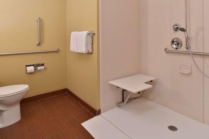 Room 18 of 38