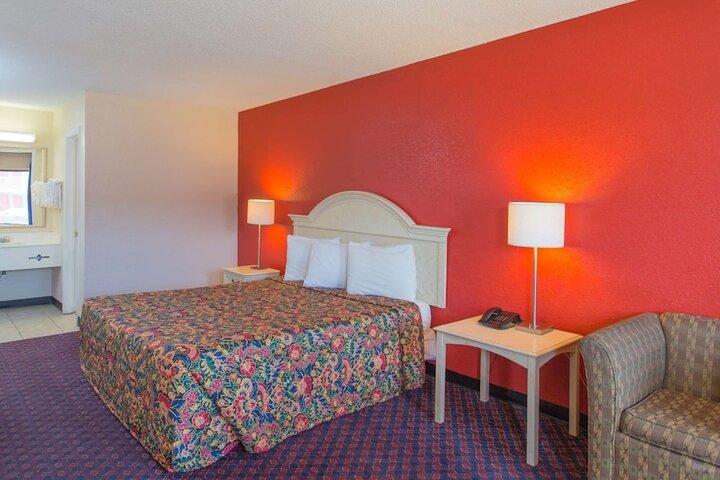 Room 13 of 14