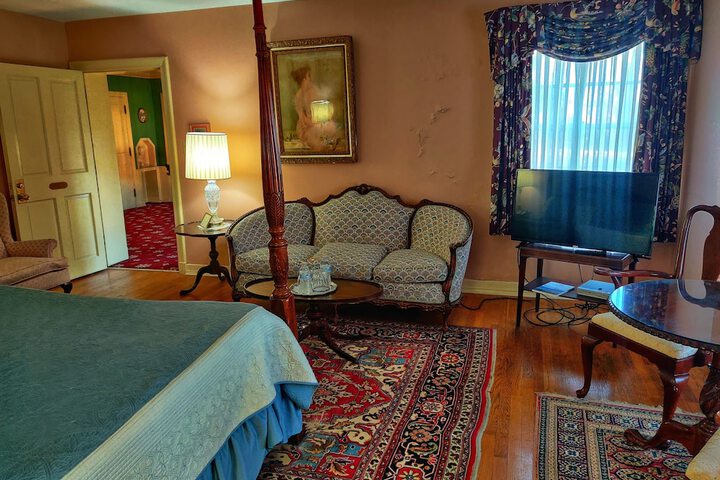 Montague Inn