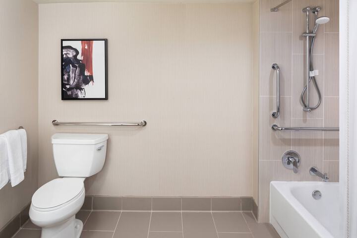 Room 11 of 48