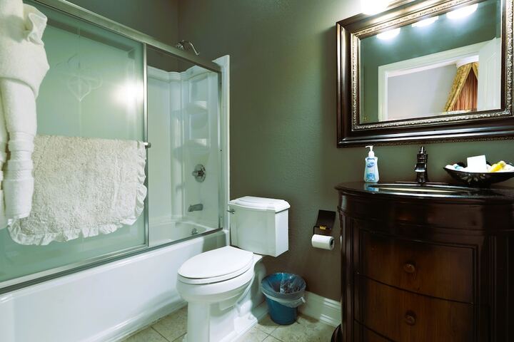 Room 176 of 271