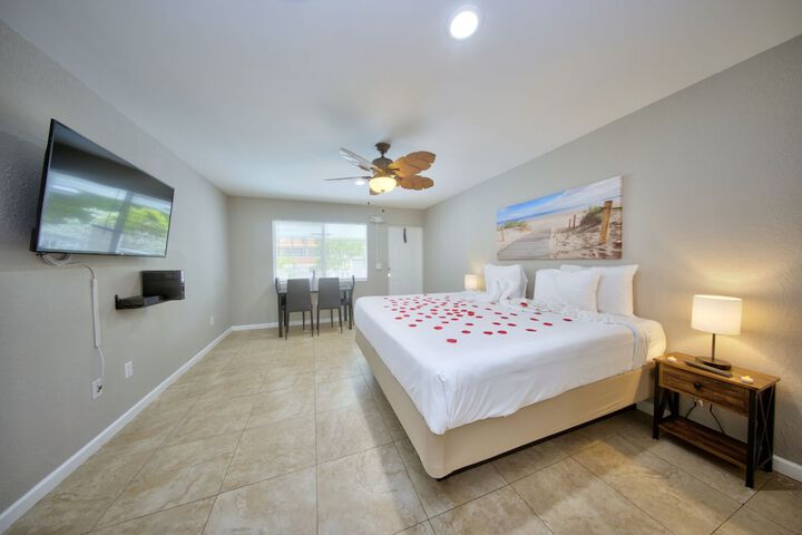 Room 9 of 12