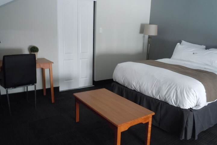 Room 48 of 77