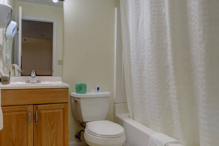 Room 6 of 20