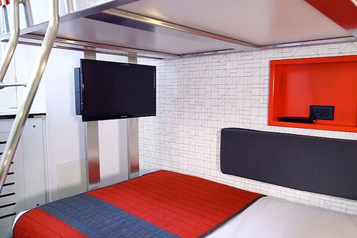 Room 13 of 31