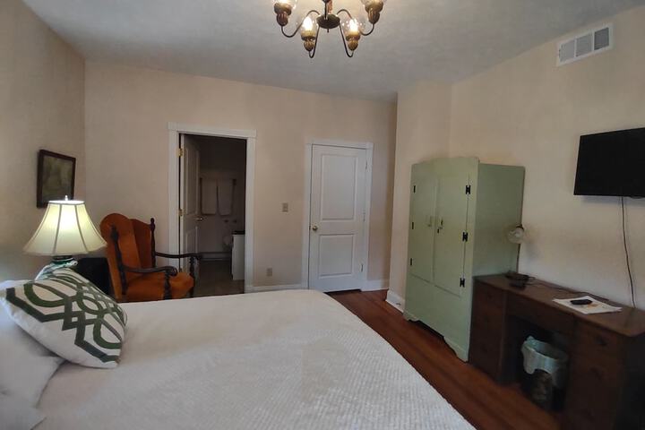 Room 49 of 73