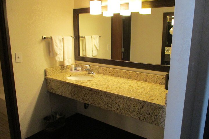 Room 15 of 34