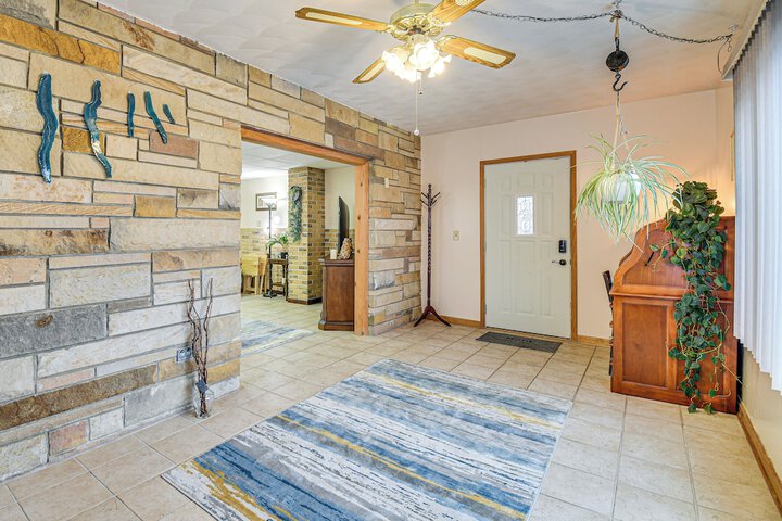 Montour Falls Apartment 3 Mi to Seneca Lake!