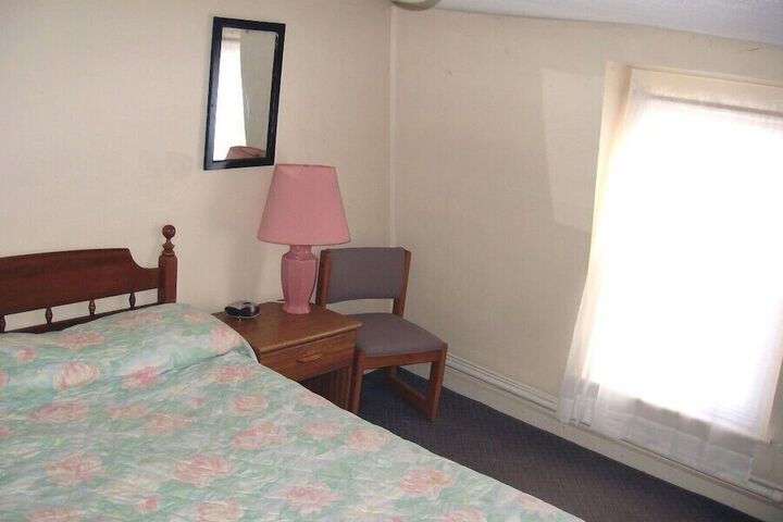 Room 16 of 39