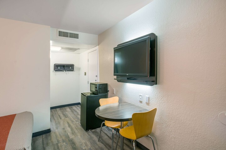 Motel 6 Williams CA
