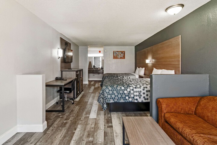 Room 13 of 49