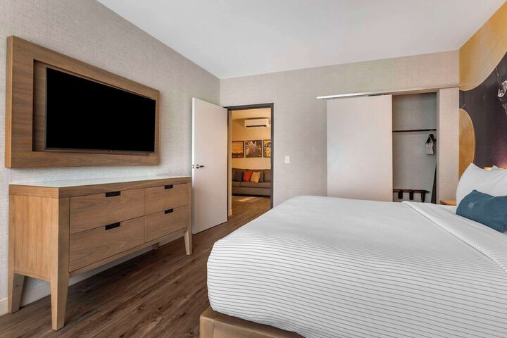 Room 49 of 75