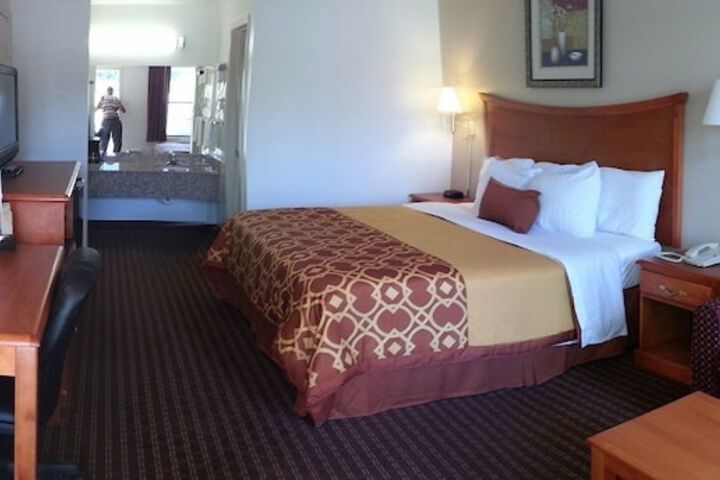 Room 18 of 26