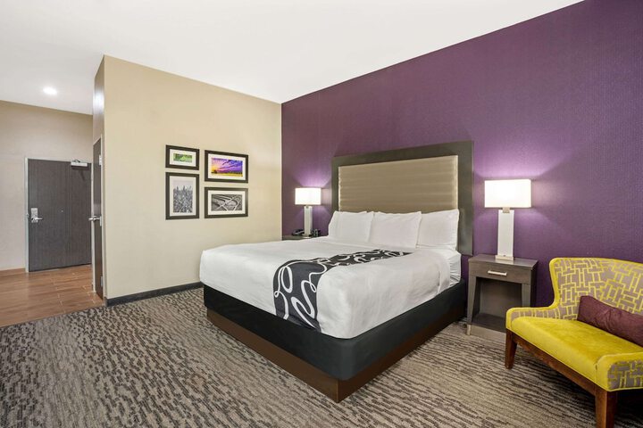 Room 32 of 54