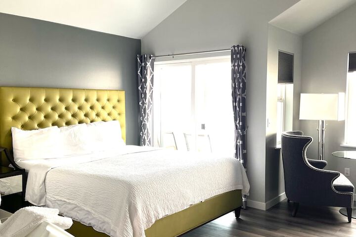 Tides Inn & Suites