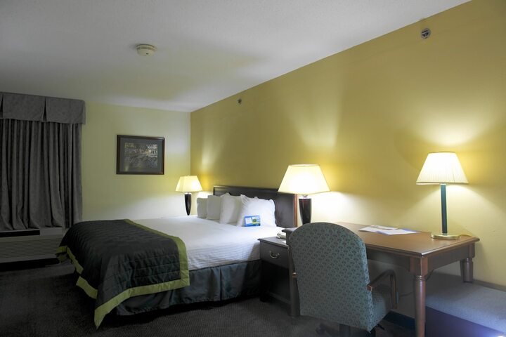 Room 21 of 38