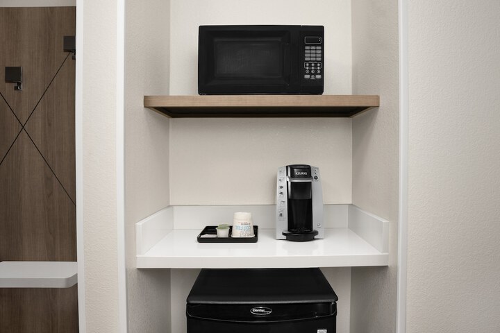 Room 13 of 33