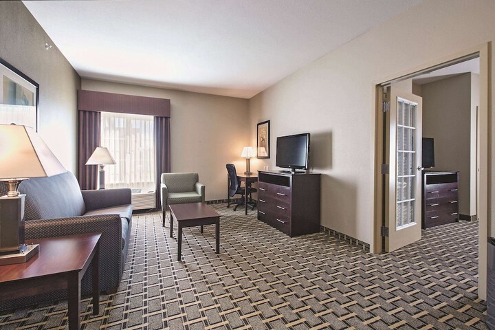 Room 6 of 19