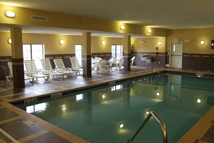 Hampton Inn & Suites Watertown
