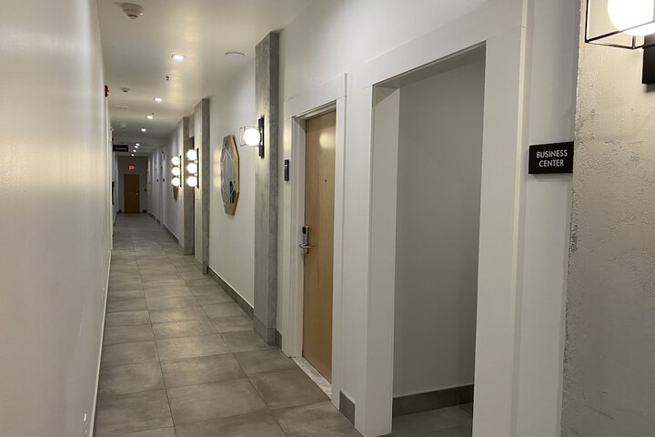 Ballroom/Hall 63 of 87