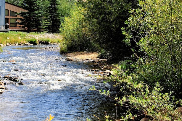 Twin Rivers Condominiums by Alderwood Colorado Management