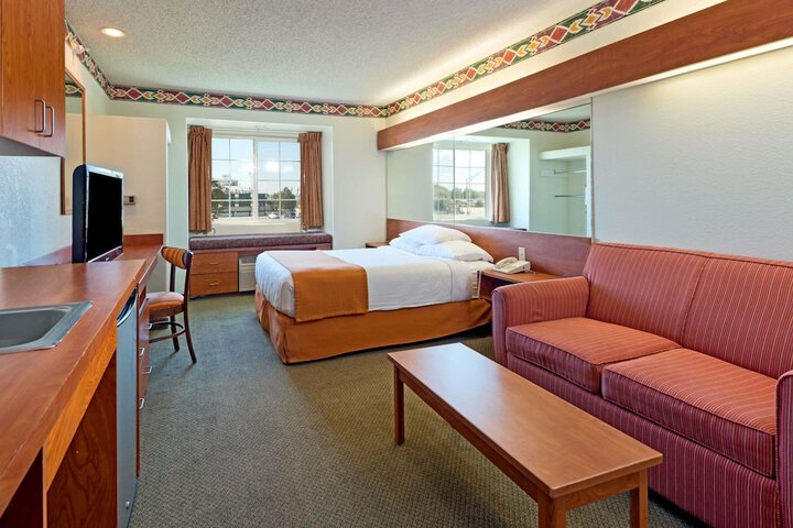 Room 11 of 22