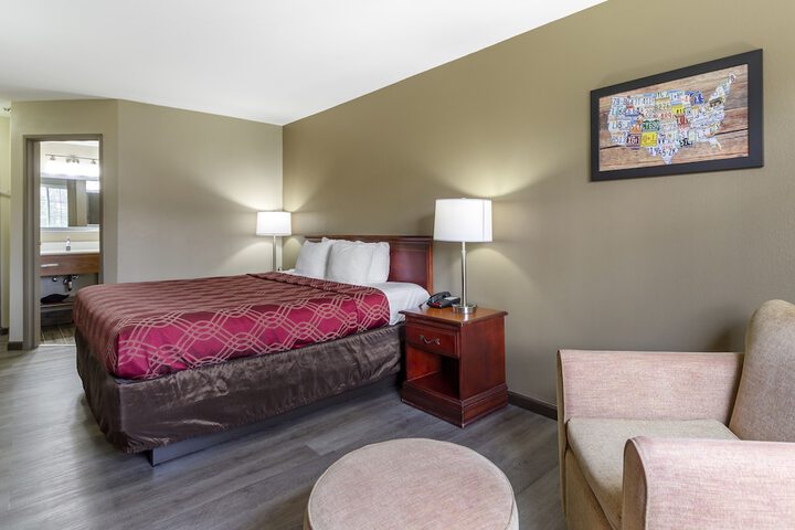 Room 7 of 32