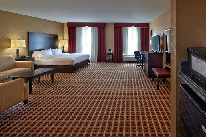 Room 17 of 36