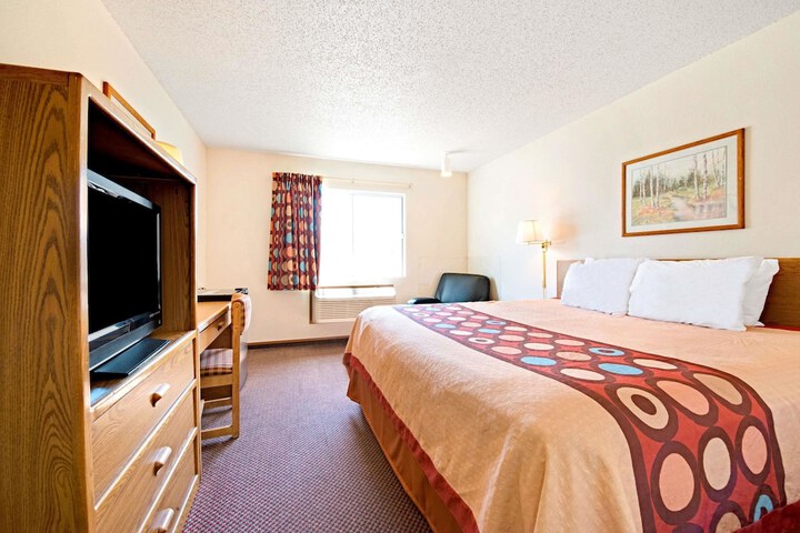 Room 5 of 14