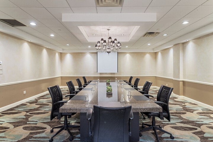 Crowne Plaza Executive Center Baton Rouge by IHG