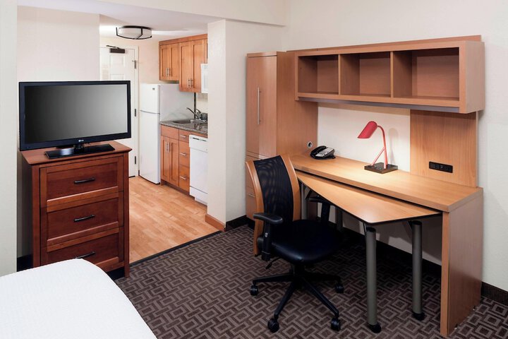 Room 17 of 27