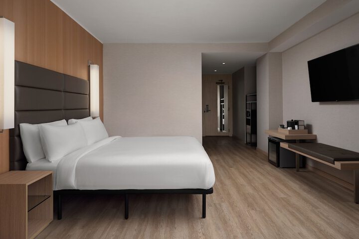 Room 13 of 64