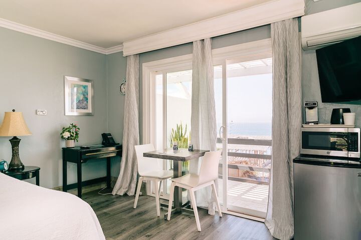 Laguna Cove Hotel