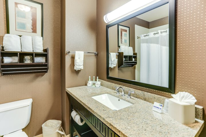 Holiday Inn Express Hotel & Suites Huntsville by IHG
