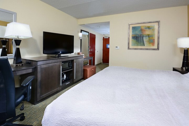 Hampton Inn Raleigh / Town of Wake Forest