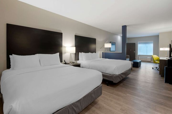 Room 16 of 34