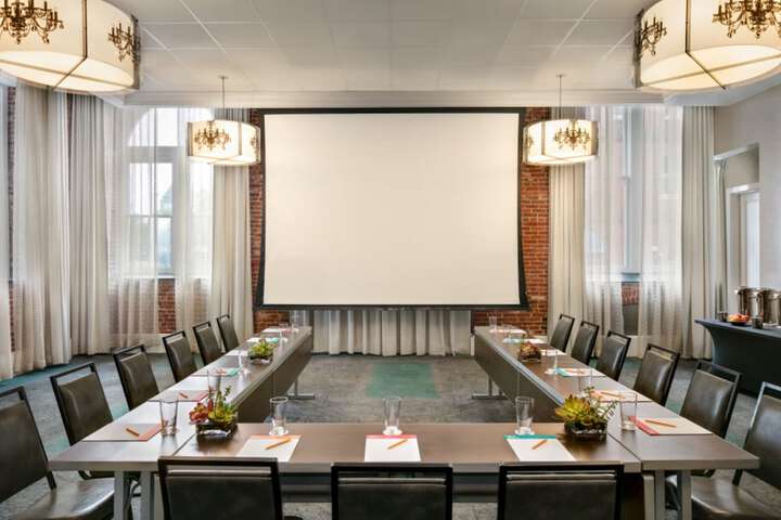 Hotel Indigo Savannah Historic District by IHG