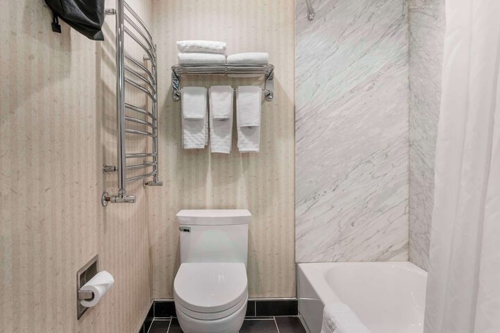 Best Western Plus Kelowna Hotel & Suites