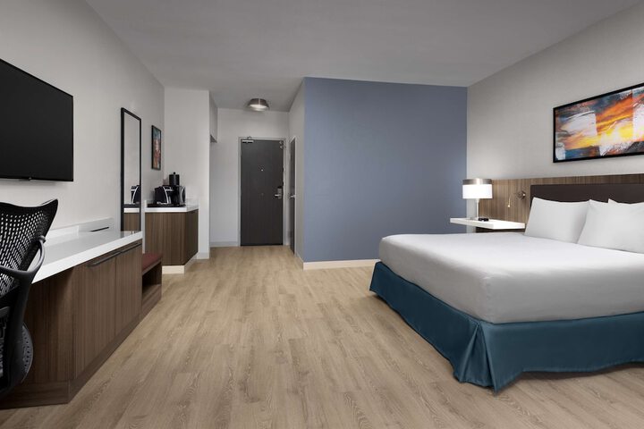 Room 12 of 34