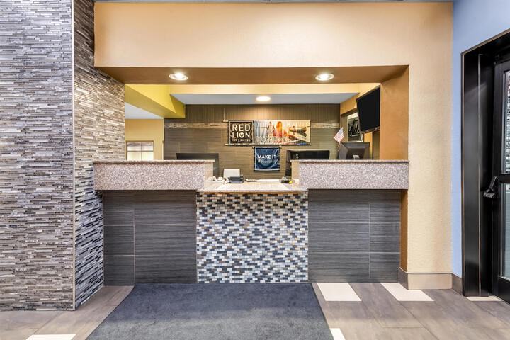 Red Lion Inn & Suites Blue Springs