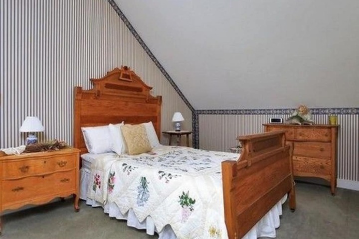 Room 45 of 125