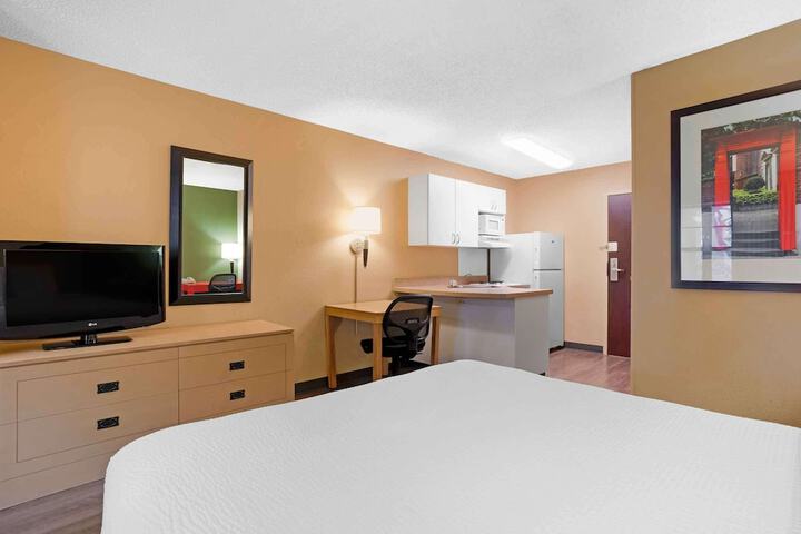 Room 16 of 27