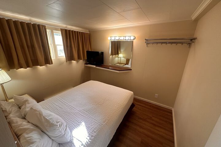 Room 48 of 181