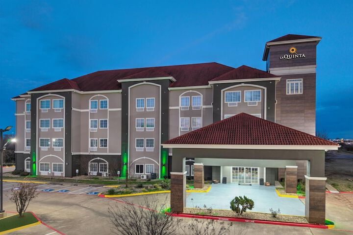 La Quinta Inn & Suites by Wyndham Paris