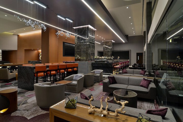 Lounge 80 of 84