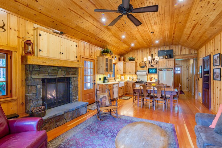 Lake Creek Lodge